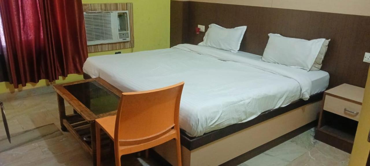 Hotel Crystal Inn Lucknow Bagian luar foto